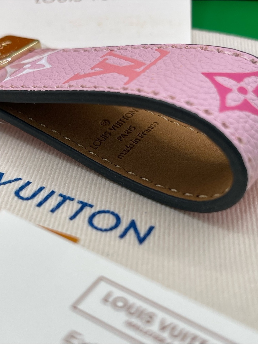 Louis Vuitton Pink Monogram Key Charm Includes Box and dust bag. 6 available! - Picture 3 of 4